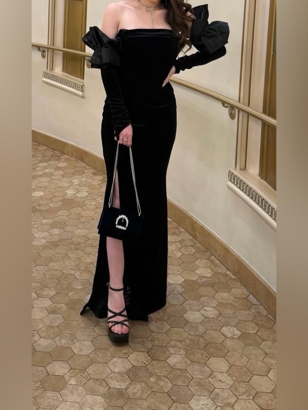 Elegant Off-Shoulder Black Velvet Maxi Skirt